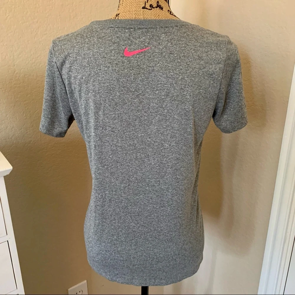 NIKE : Graphic T Shirt EUC - Picture 3 of 4